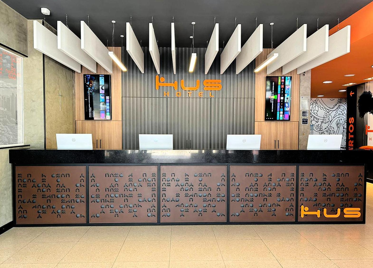 Hus Hotel Маринга Экстерьер фото