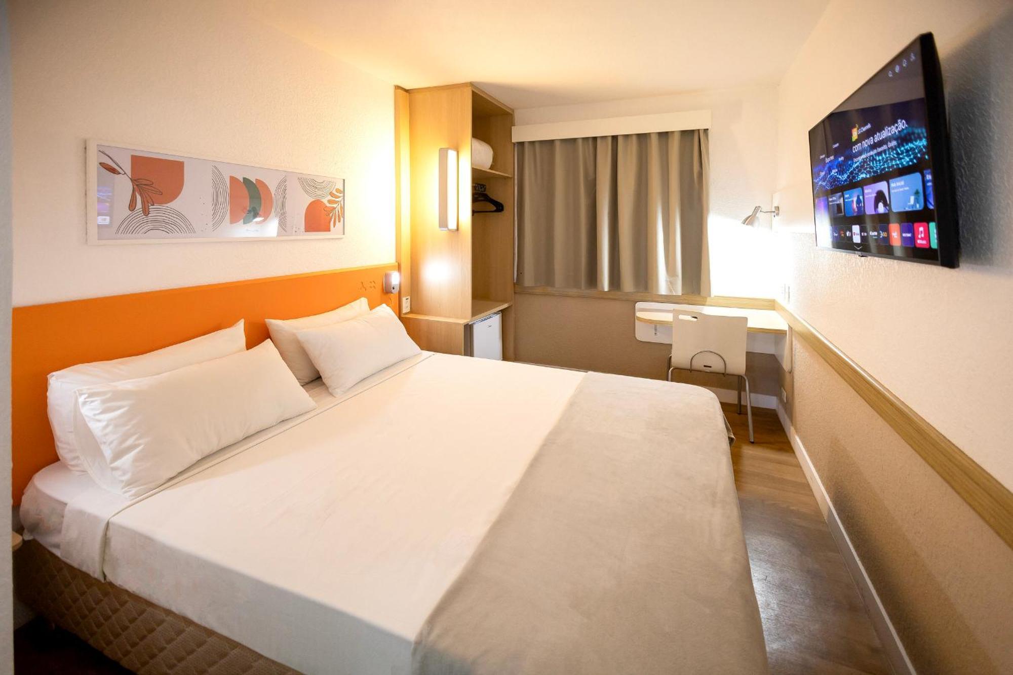 Hus Hotel Маринга Экстерьер фото